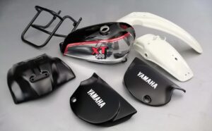 Particolari moto Yamaha verniciatura a liquido