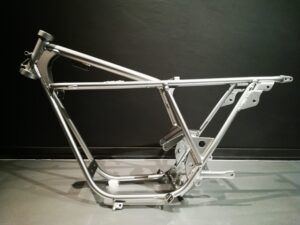 telaio moto argento verniciato a polvere